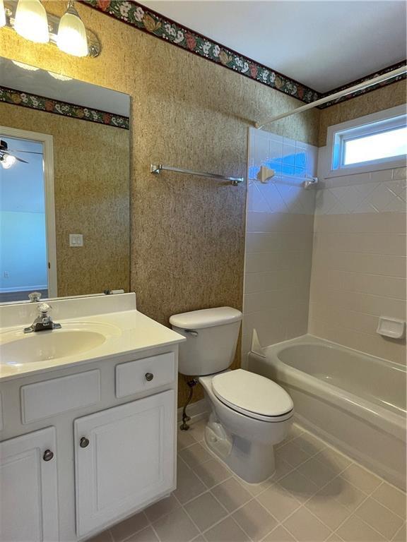 Building Photo - 245 Gladeside Path