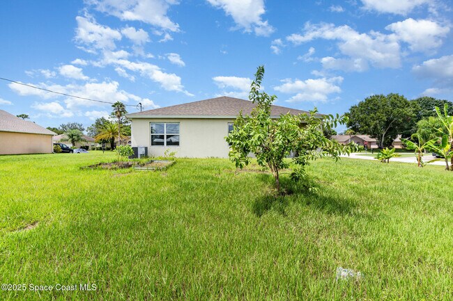 Building Photo - 318 Hammock Rd SE