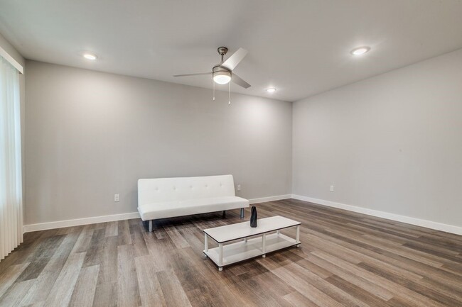 Building Photo - 5705 Breland St