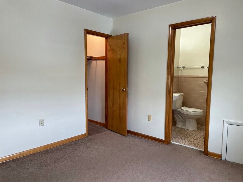 Bedroom - 63 W Pike St