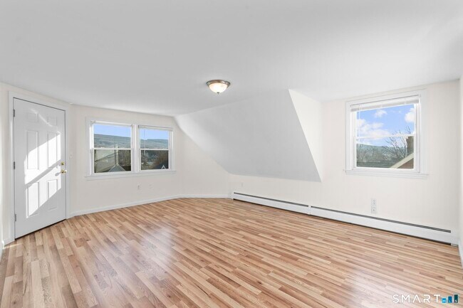 Building Photo - 83 Prospect St