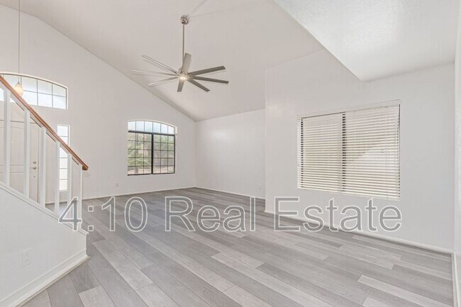 Building Photo - 1531 E Vaughn Ave