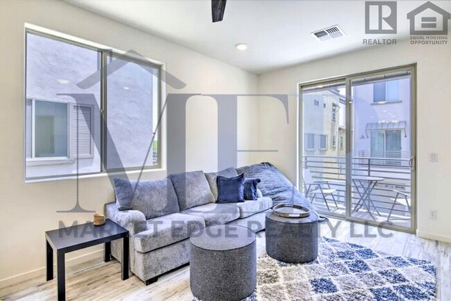 Building Photo - 2Bed/2.5Bath Town House at Kyrene/Chandler...