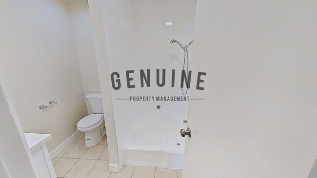 Building Photo - Cameo Ln Four-Plex