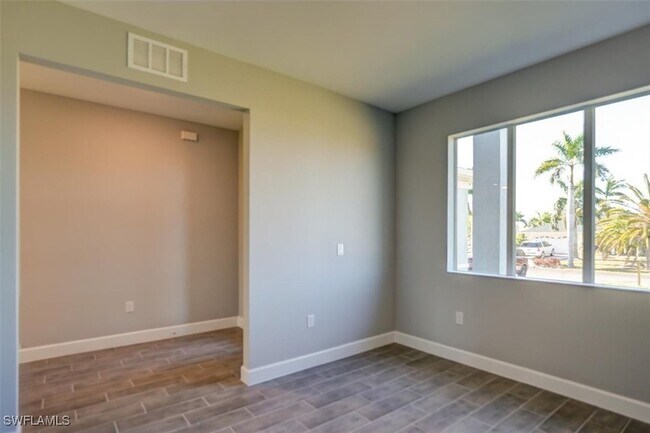 Building Photo - 4313 NW 27th Terrace