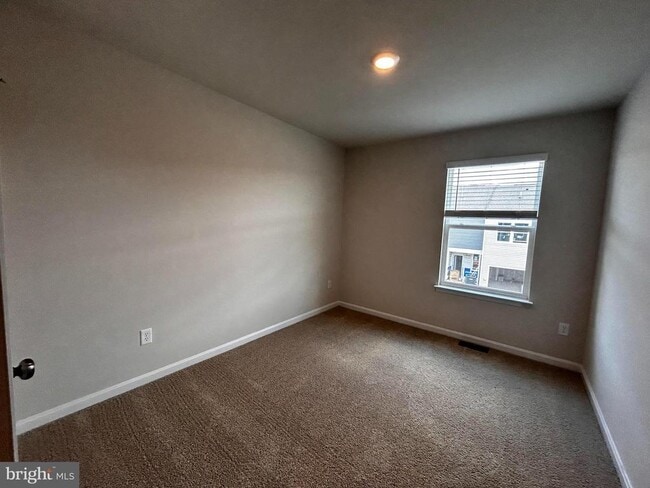Building Photo - 118 Willett Holw St