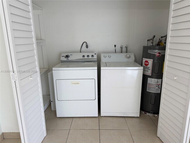 Building Photo - 4171 NW 110th Ave