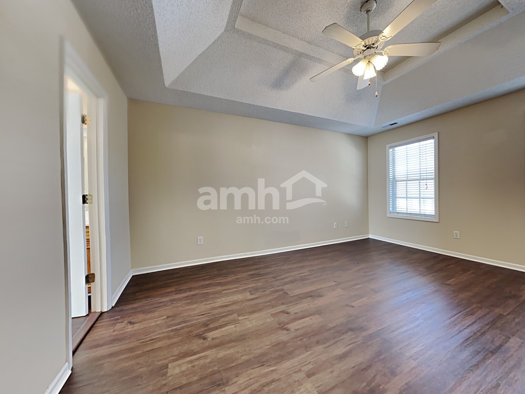 Building Photo - 110 Holbrook Ln