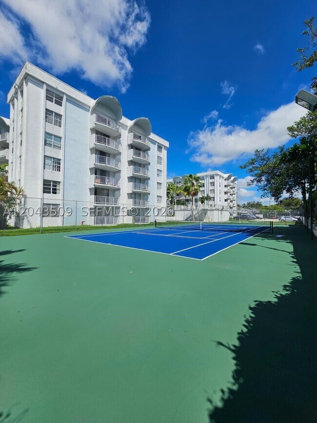 Building Photo - 492 NW 165th St
