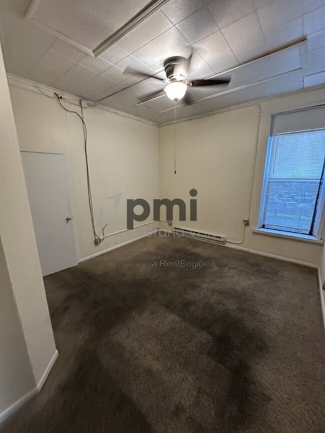Building Photo - 601 1/2 Monroe Avenue