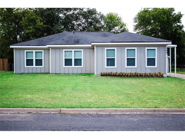 Building Photo - Awesome Home w/ 1/1 Studio Flex Space Just Half Block from Thomas Park!