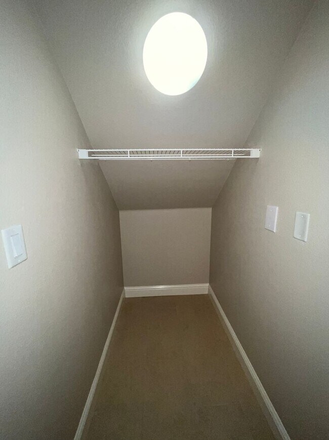 Building Photo - Available Soon!!  Avalon Gated Community!