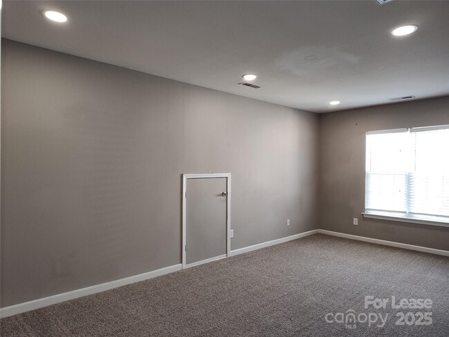 Building Photo - 16127 Circlegreen Dr