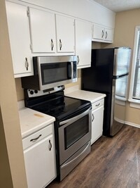 Building Photo - 2346 Horne Ave