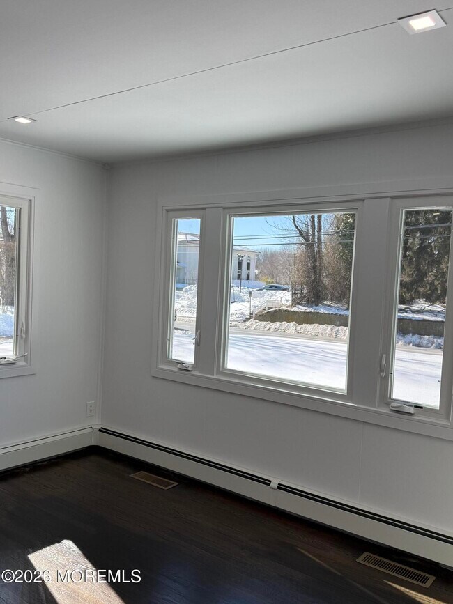 Building Photo - 474 Monmouth Rd