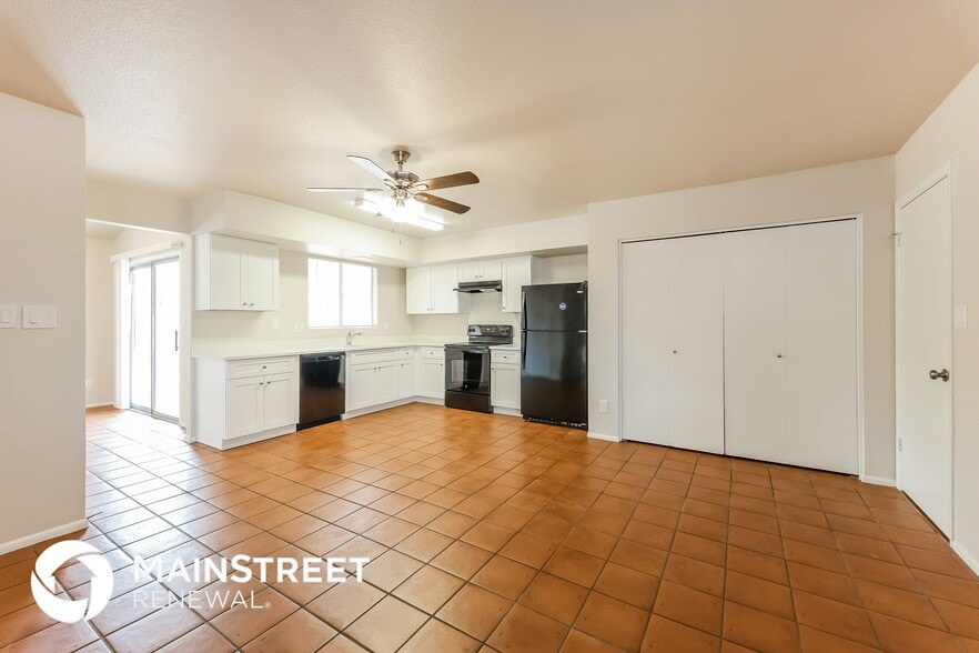Building Photo - 6107 W Acoma Dr