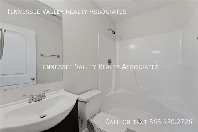 Building Photo - 1820 Andes Rd