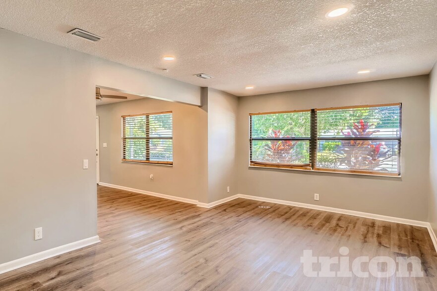 Building Photo - 348 Barbara Cir