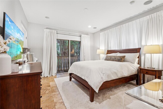 Building Photo - 3168 Ohio St