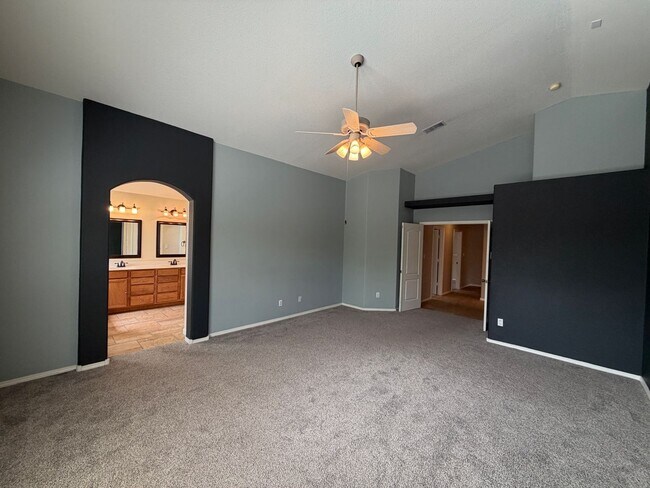 Building Photo - 3 Bedroom Single Story Home Available Near Dellyne Ave NW & Unser Blvd NW!