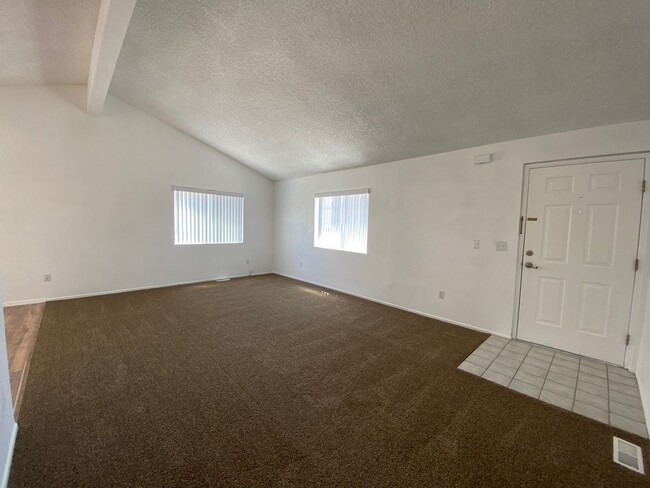 Building Photo - Great 2 Bedroom Home in Bullhead City!