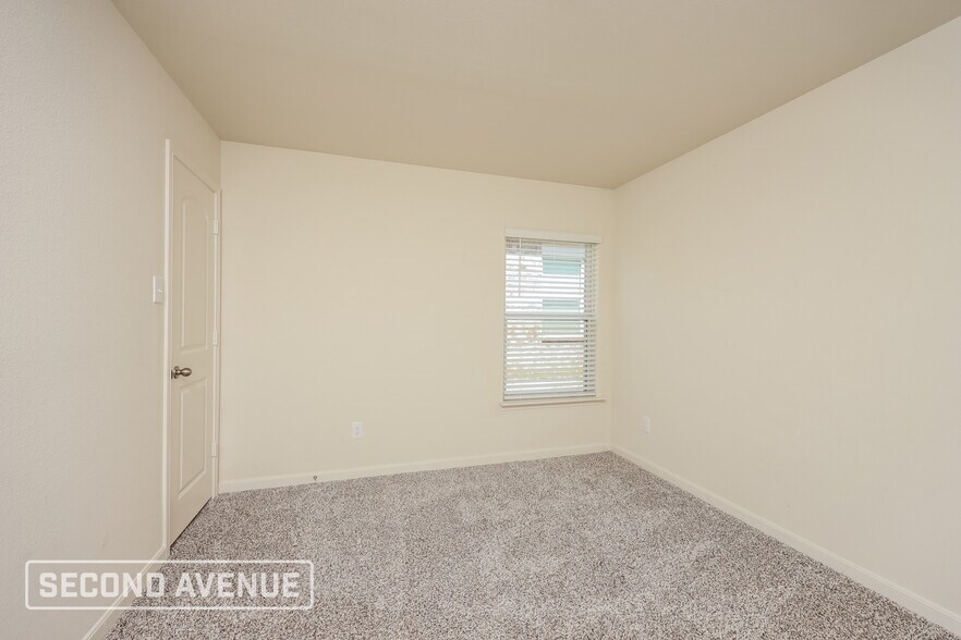 Building Photo - 334 Condie Russell Ave