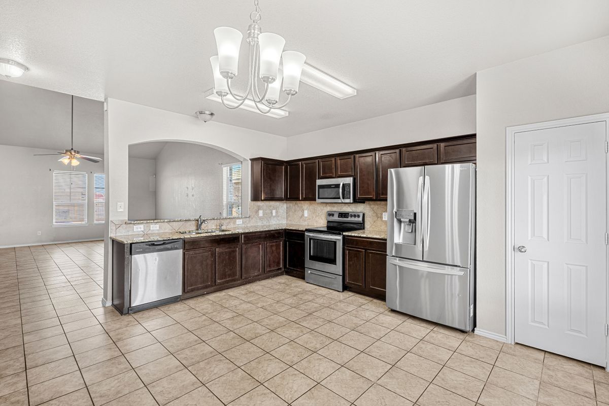 Building Photo - 1602 Gigante Dr