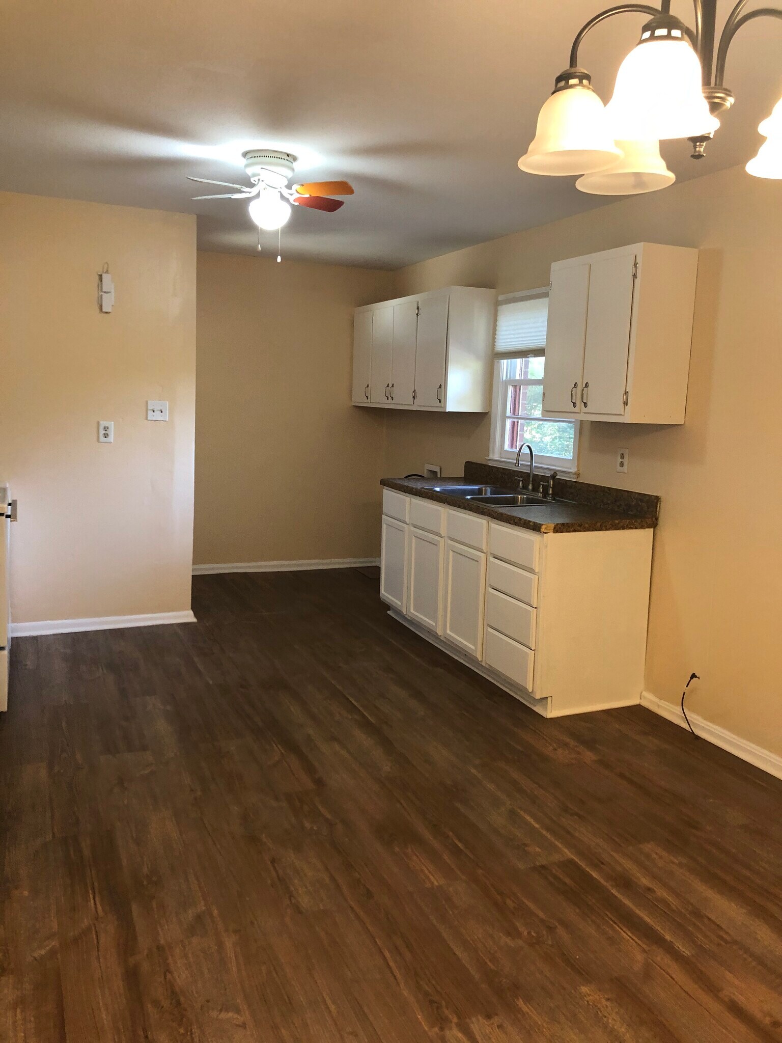 Building Photo - 1846 Colony Dr