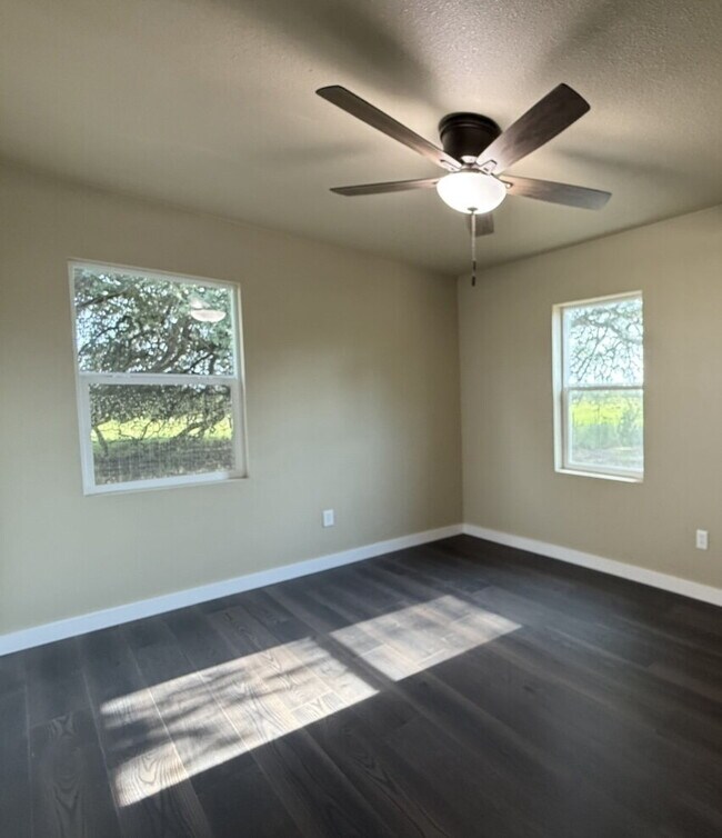 Building Photo - "Charming 2-Bed, 1-Bath Retreat in Lott, TX – 1100 Sq Ft of Cozy Living!"
