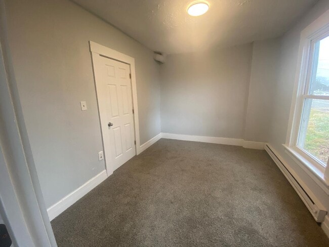 Building Photo - 1009 4th St