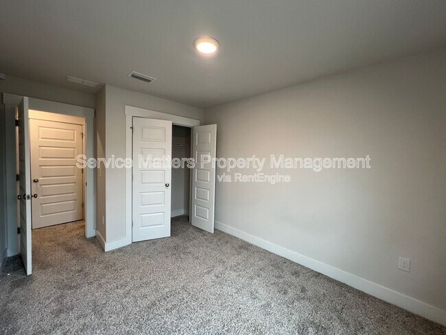 Building Photo - 1615 Iroquois Ct