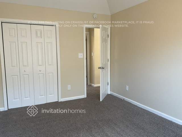 Building Photo - 2735 Wolf Trail