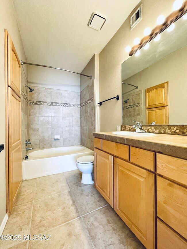 Building Photo - 1500 E Pusch Wilderness Dr