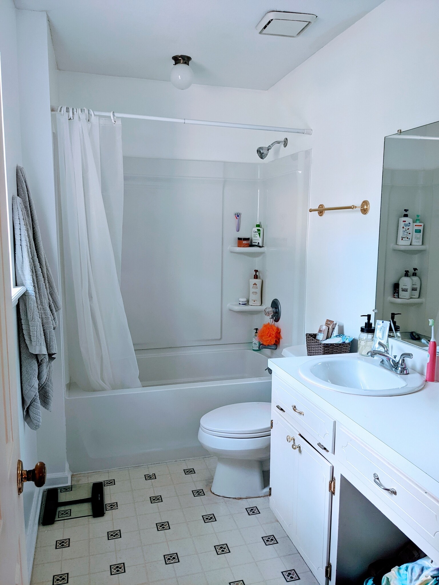 Master Bath - 122 Dunaway Dr