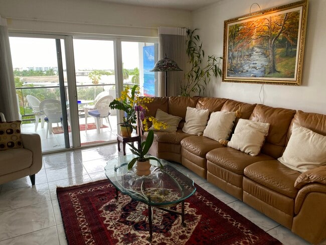 Building Photo - 1500 S Ocean Blvd