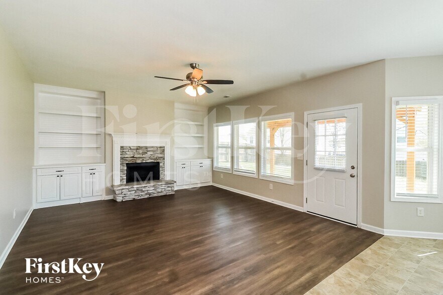 Building Photo - 64 Mercer Ln