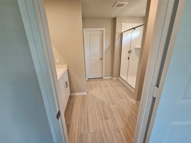 Building Photo - 417 Blanco Dr