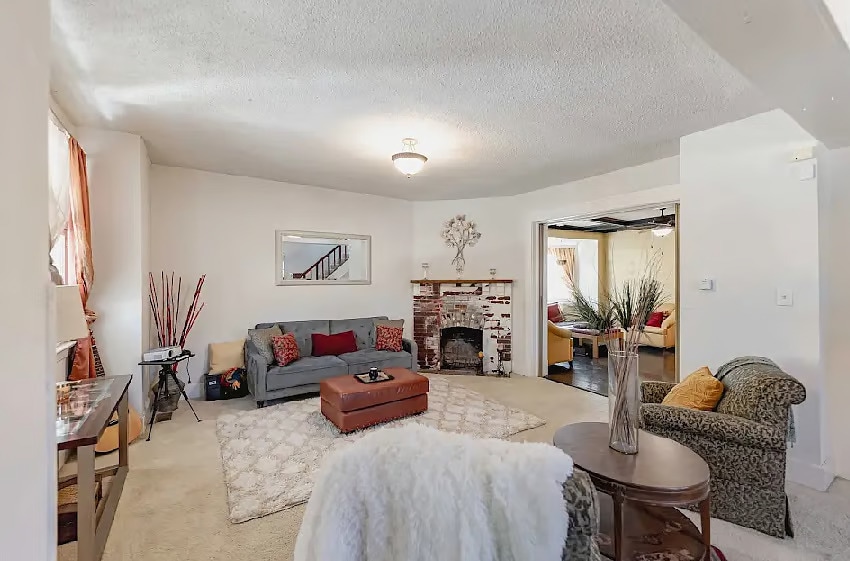 Building Photo - 8304 Buchanan Ave