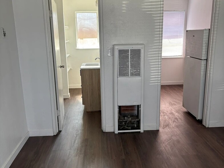 Building Photo - 2816 E Hammond Ave