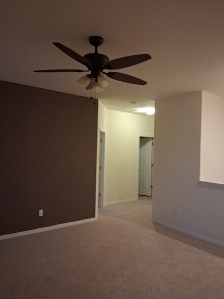 Building Photo - 2527 Tanner Ter