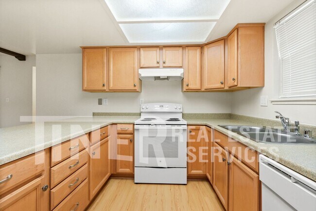 Building Photo - 917 Bell St