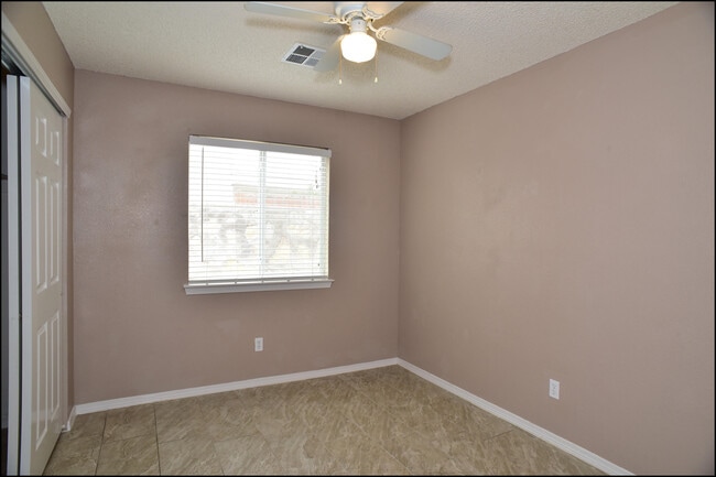 Building Photo - 14149 Warren Belin Dr