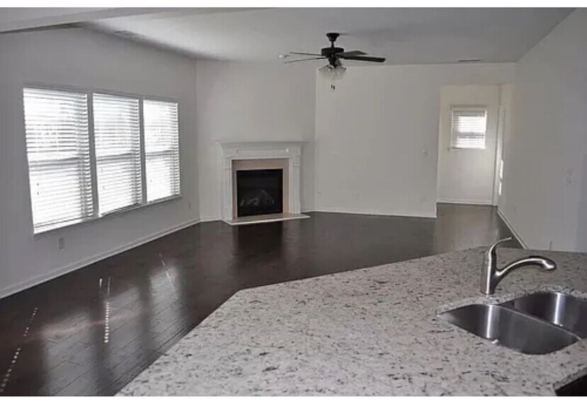 Building Photo - 6830 Rocking Horse Ln