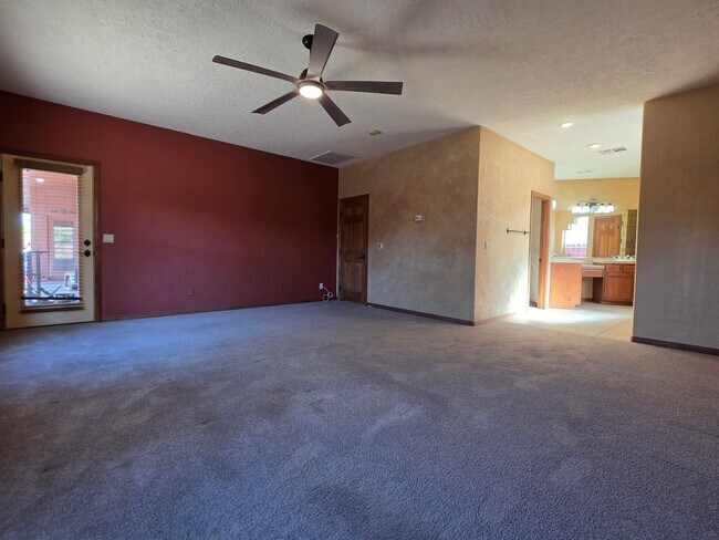 Building Photo - 8152 Eagledancer Ave