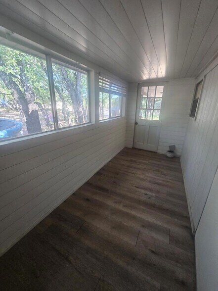Building Photo - 21401 Lindeman Ln