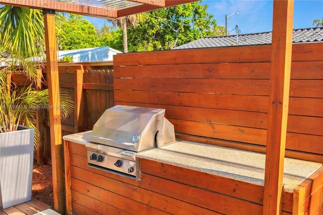 Building Photo - 1241 SW 29th St