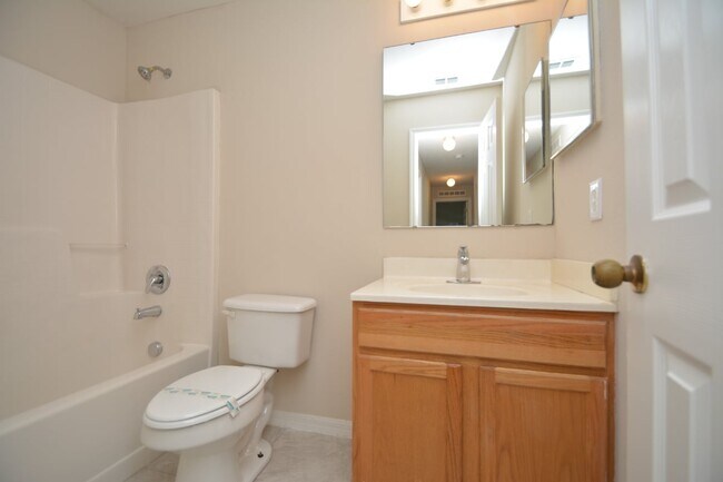 Building Photo - 47 Buttermill Dr