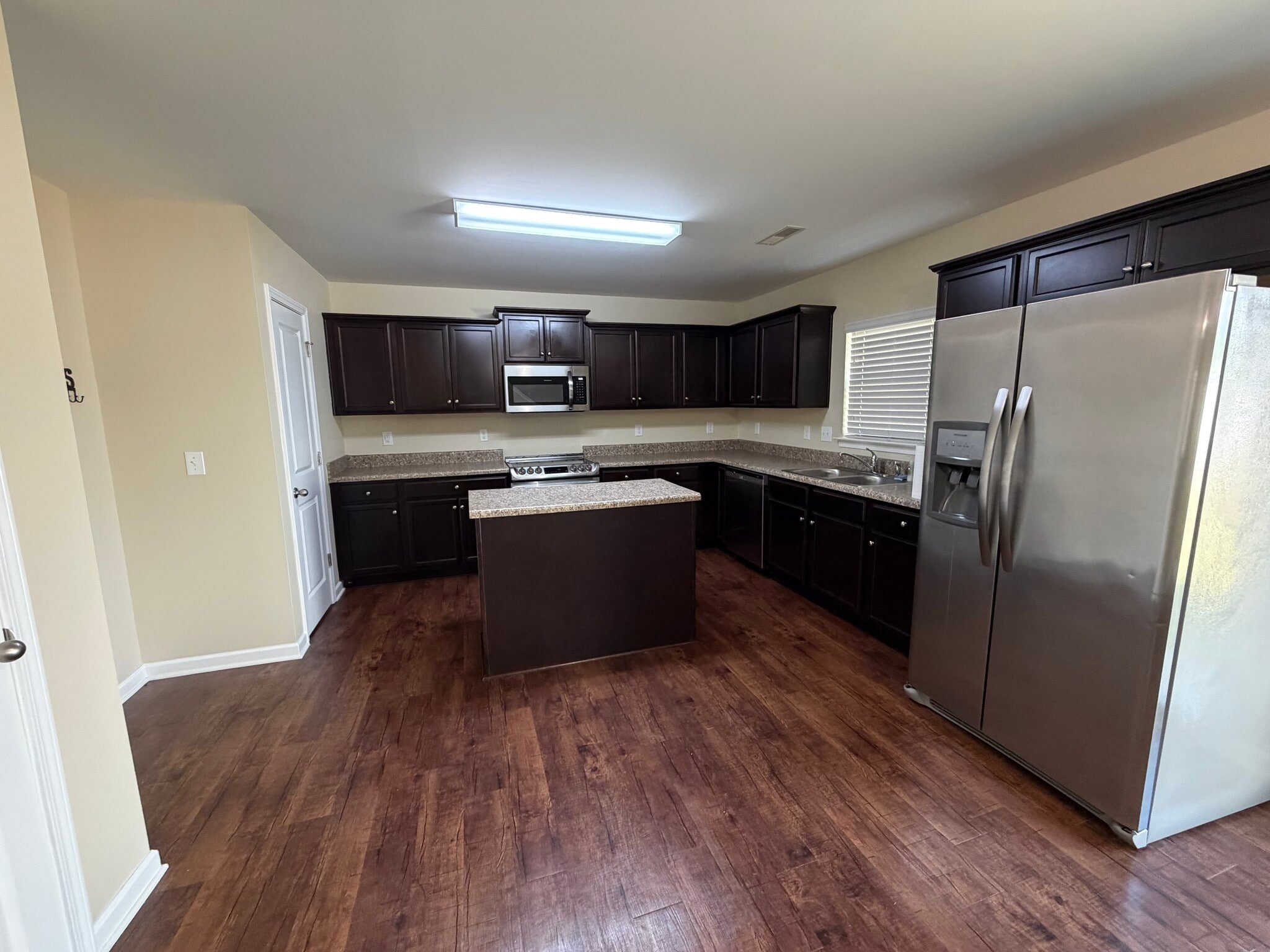 Building Photo - 3556 Jetstream Dr NW