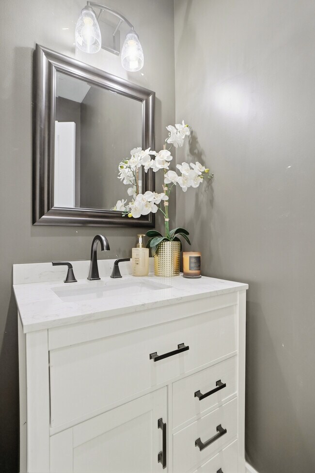 Building Photo - 408 St Clair Ave