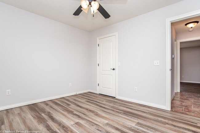 Building Photo - Clabber Creek- Fayetteville